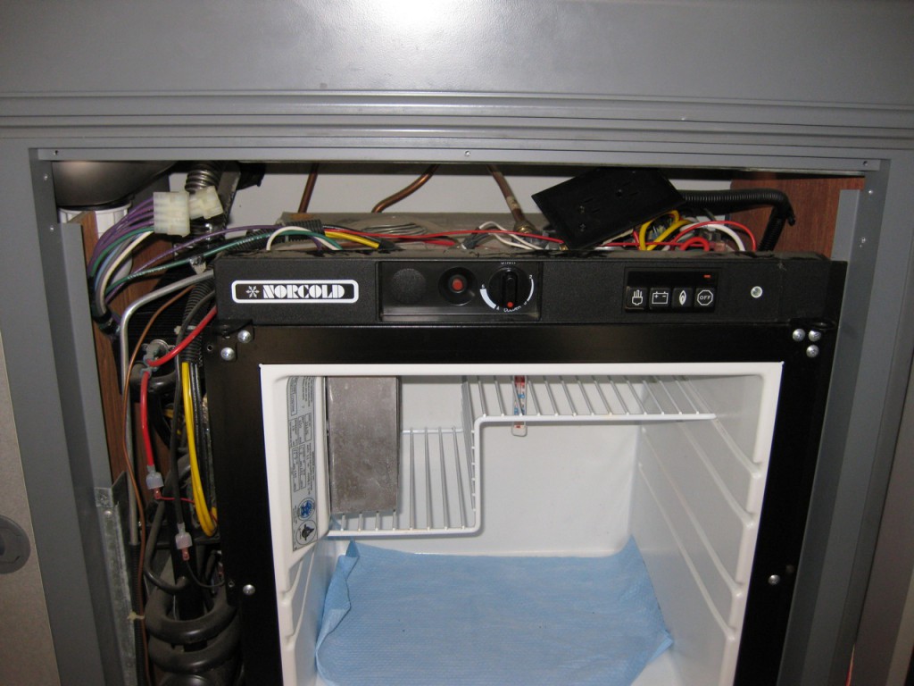 Norcold 3163 fridge removal and cleaning · EuroVan Stuff